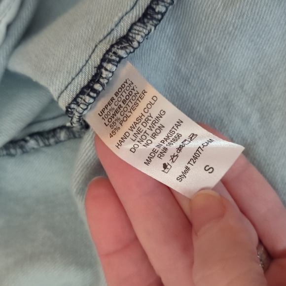 Sew In Love Distressed Frayed Denim and Camo Button Down Jacket Size Women's S - Picture 5 of 11